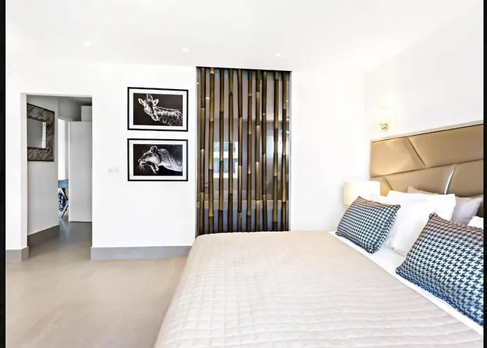 Puerto Banus Luxury Apartment Located In Harbor