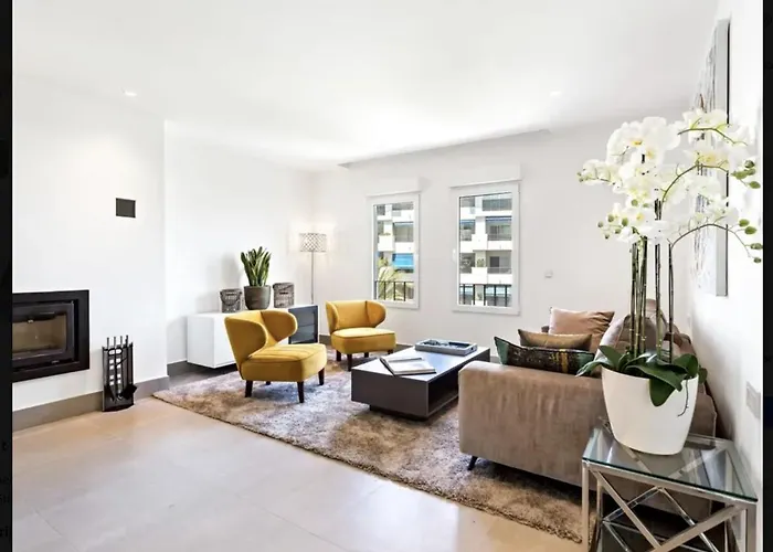 Puerto Banus Luxury Apartment Located In Harbor
